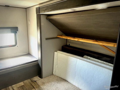 2022 Dutchmen Coleman Lantern Series 334BH RV Photo 4