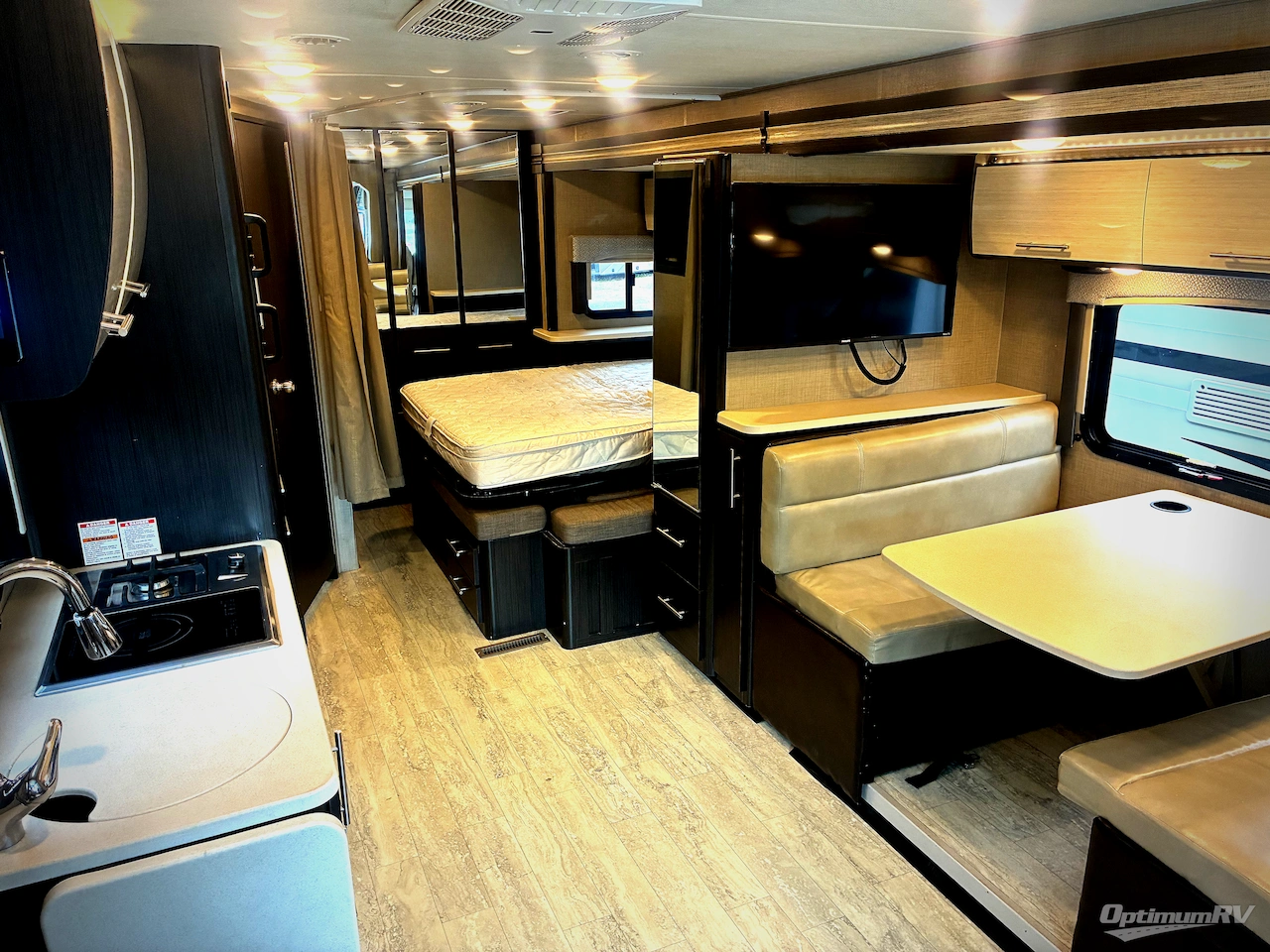 2019 Thor Vegas 25.6 Photo 4