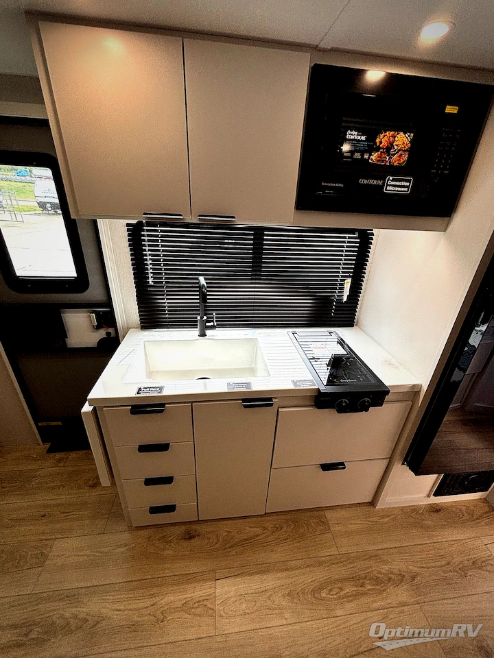 2027 Winnebago Micro Minnie 2108DS Photo 8
