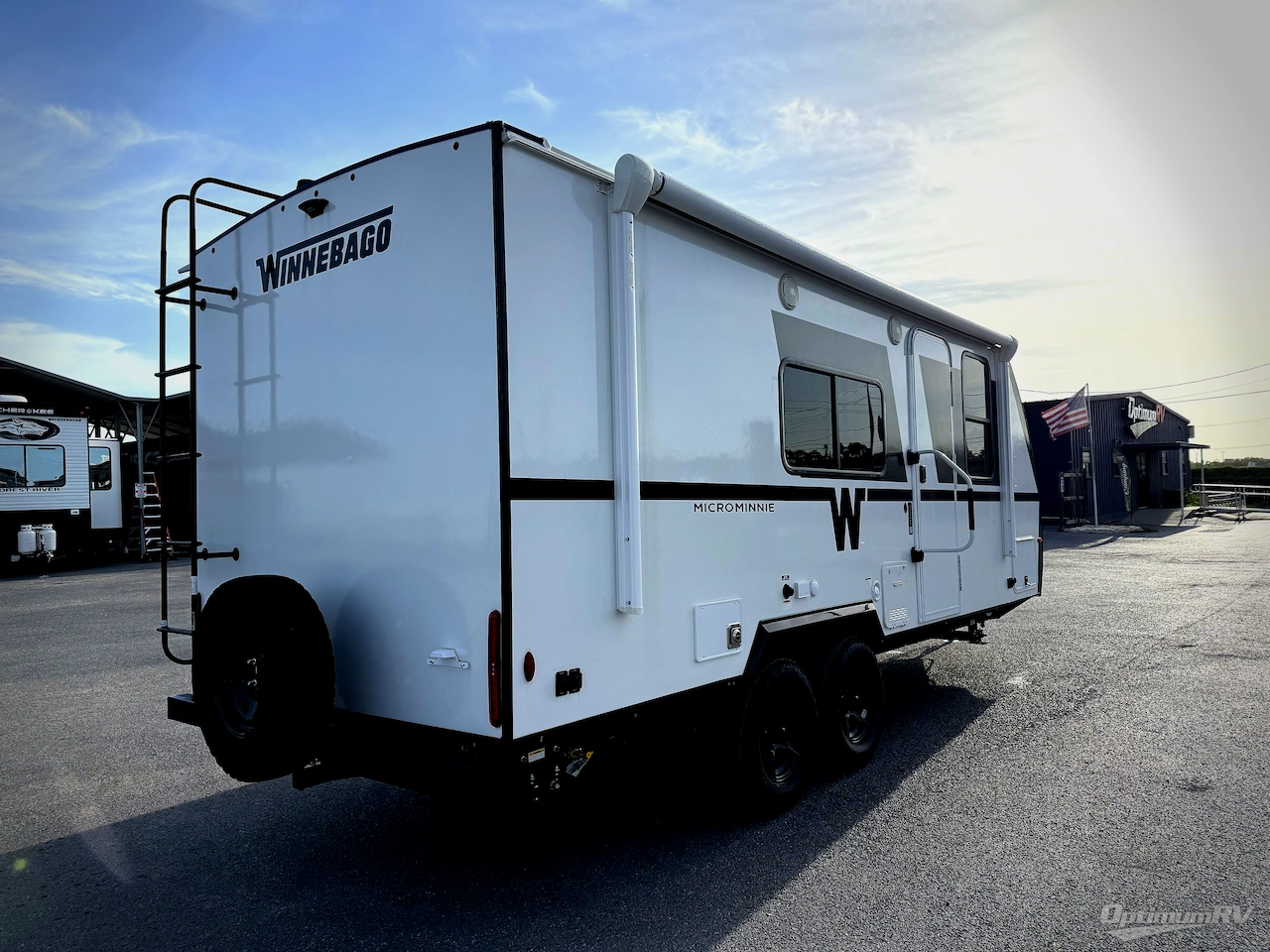 2027 Winnebago Micro Minnie 2200FBH Photo 2