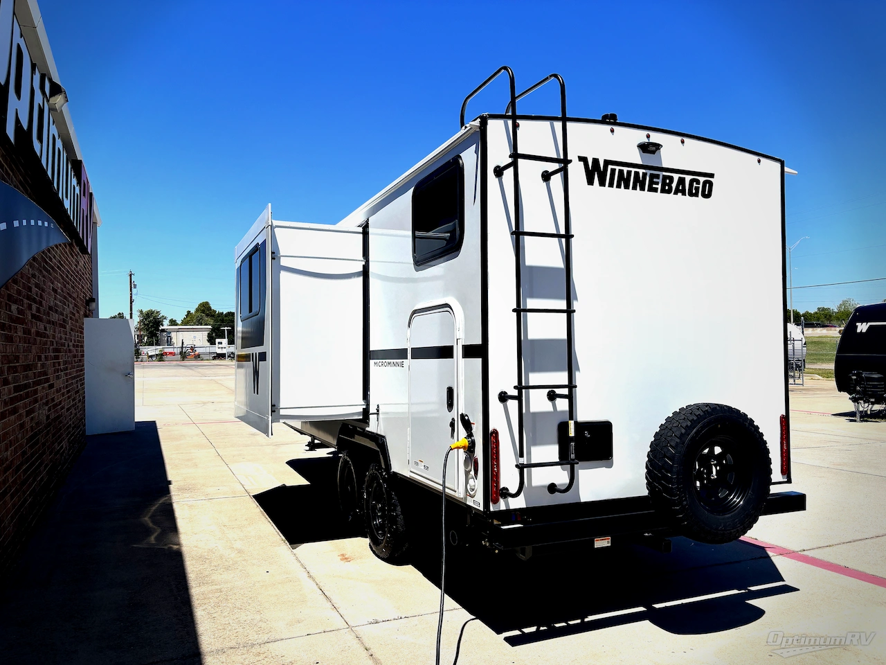 2027 Winnebago Micro Minnie 2200FBH Photo 3