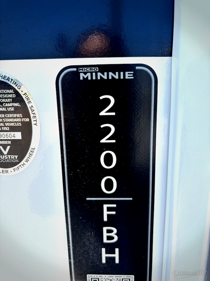 2027 Winnebago Micro Minnie 2200FBH Photo 4
