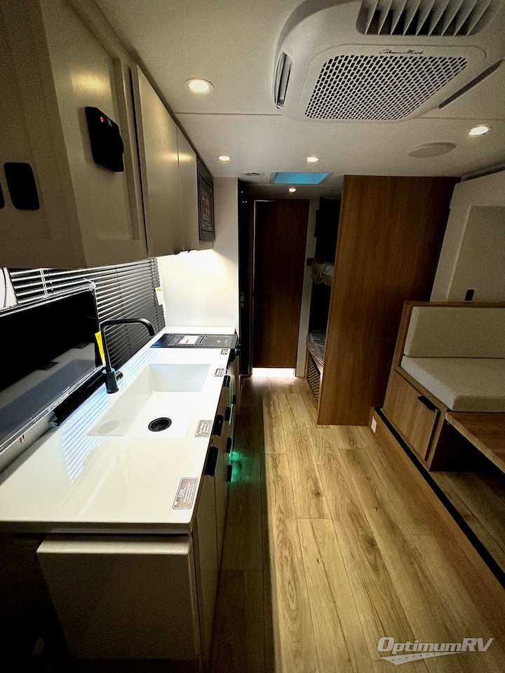 2027 Winnebago Micro Minnie 2200FBH Photo 5