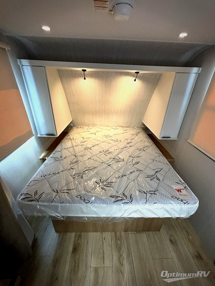 2027 Winnebago Micro Minnie 2200FBH Photo 7