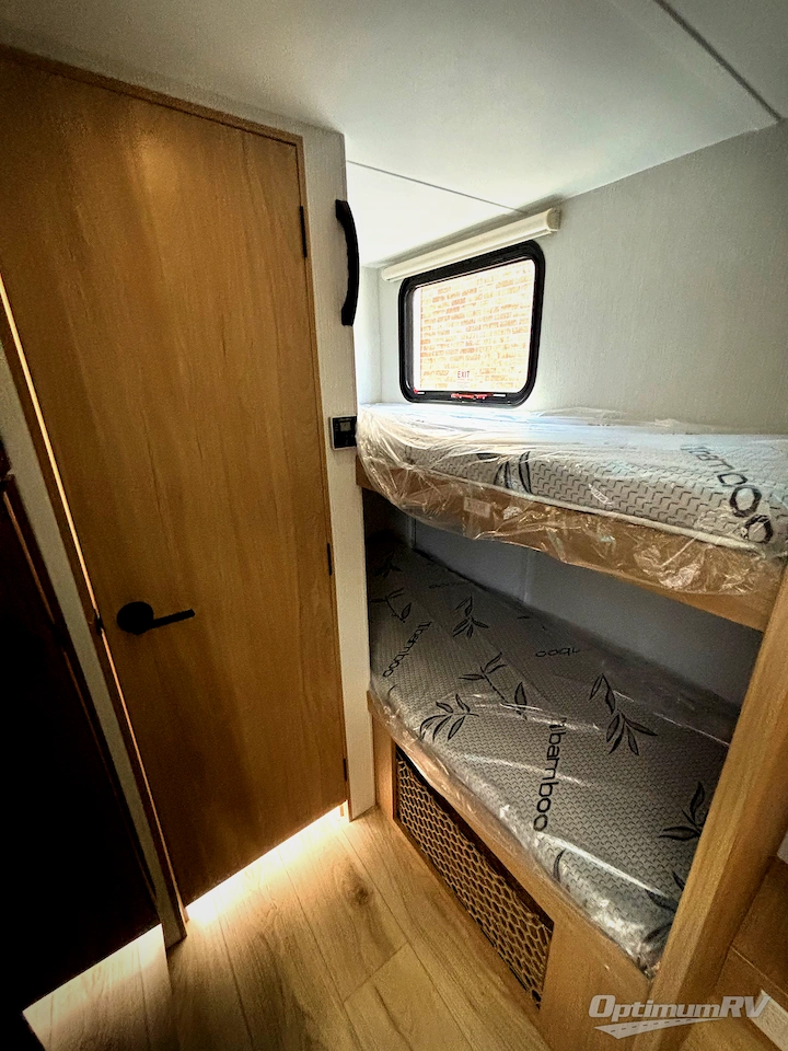 2027 Winnebago Micro Minnie 2200FBH Photo 12