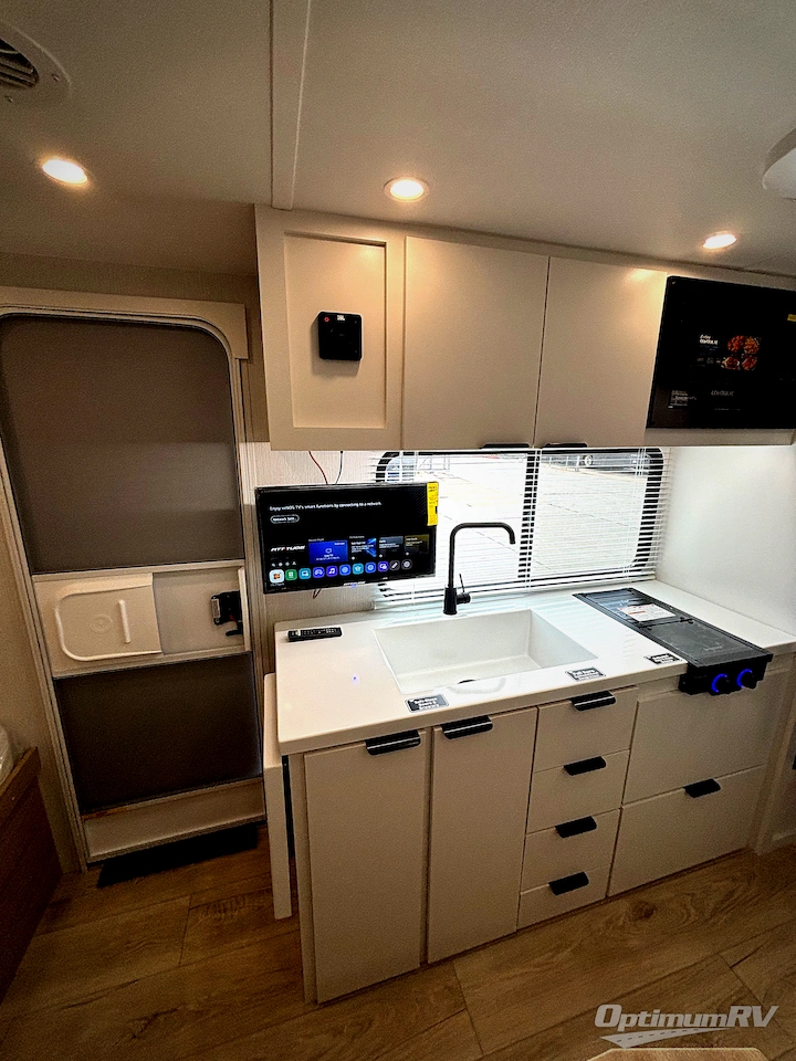 2027 Winnebago Micro Minnie 1800BH Photo 8