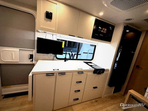 2027 Winnebago Micro Minnie 1800BH RV Photo 4