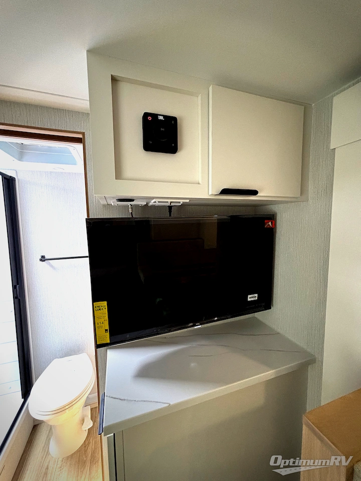 2027 Winnebago Micro Minnie 2108FBS Photo 11