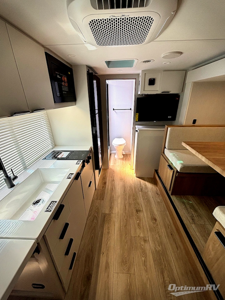 2027 Winnebago Micro Minnie 2108FBS Photo 5