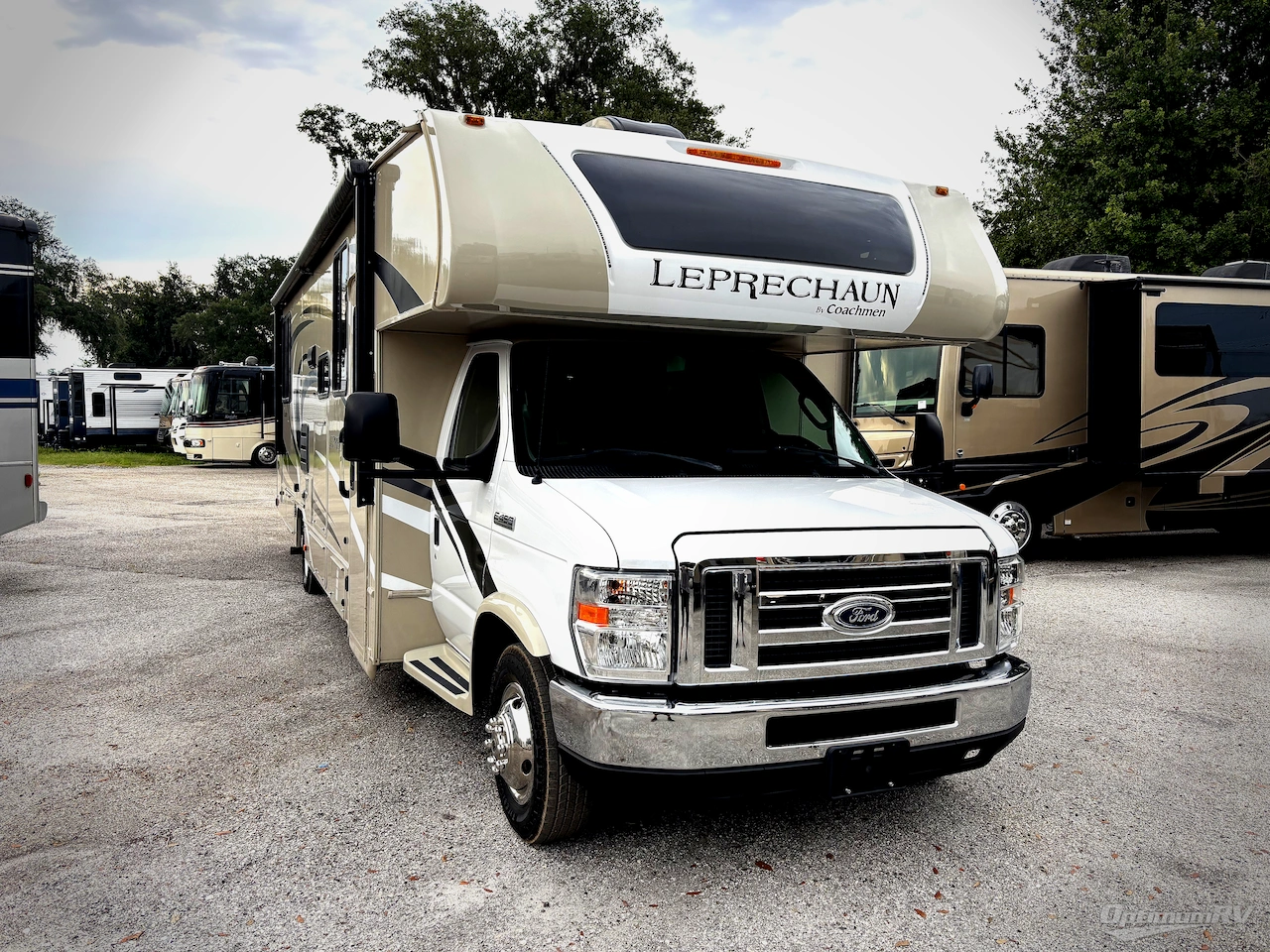 2022 Coachmen Leprechaun Premier 319MB Ford 450 Photo 1
