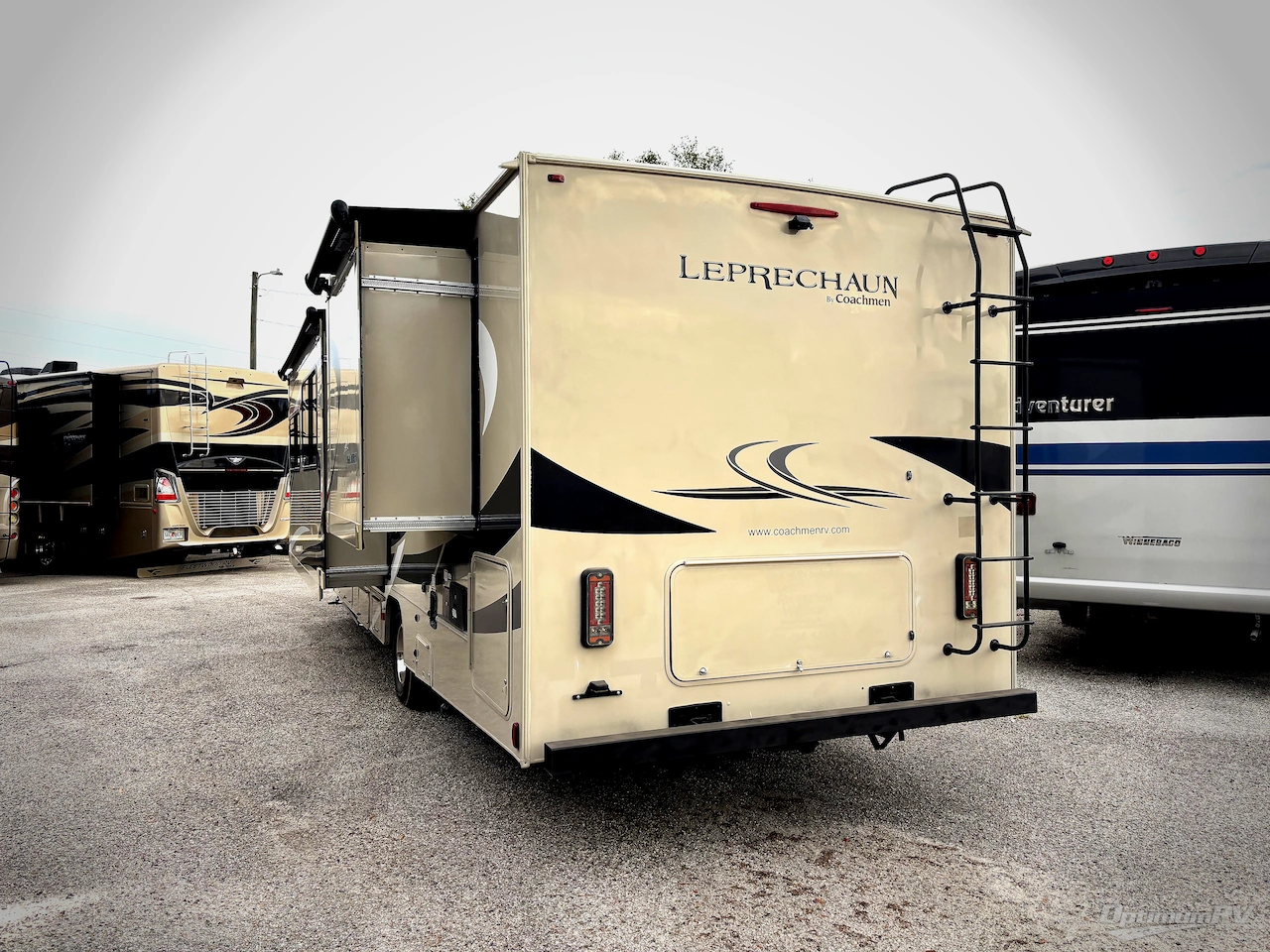 2022 Coachmen Leprechaun Premier 319MB Ford 450 Photo 3