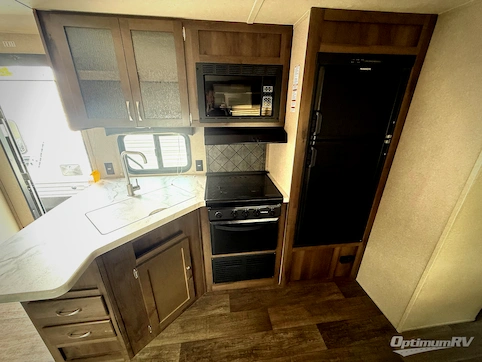 2018 Palomino Puma 30FBSS RV Photo 3