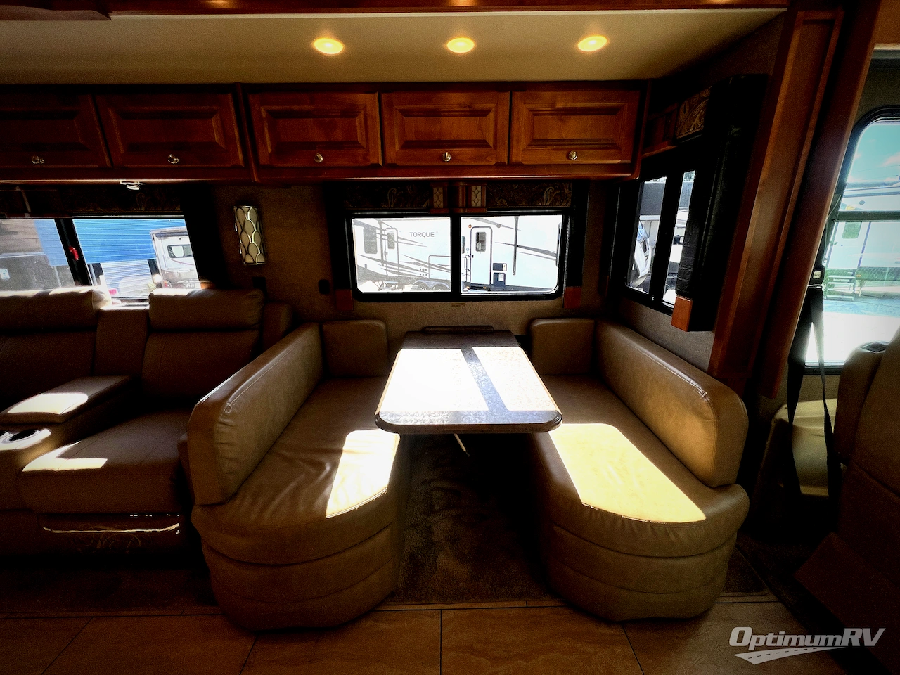 2017 Tiffin Allegro 31 SA Photo 7