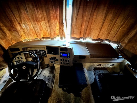 2008 Winnebago Adventurer 37B RV Photo 2