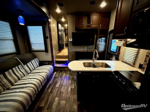 2017 Keystone Fuzion Impact Edition 311 RV Photo 2