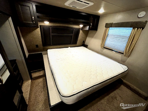 2017 Keystone Fuzion Impact Edition 311 RV Photo 3