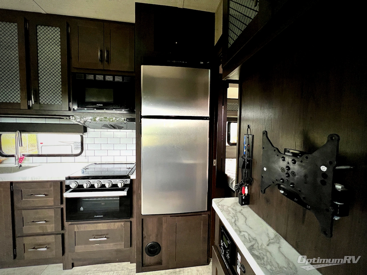 2022 Grand Design Momentum G-Class 23G Photo 13