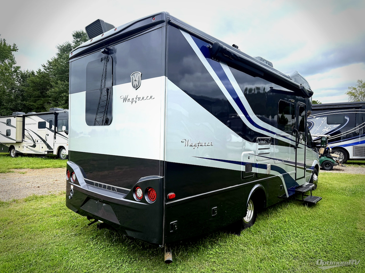 2019 Tiffin Wayfarer 25 RW Photo 2