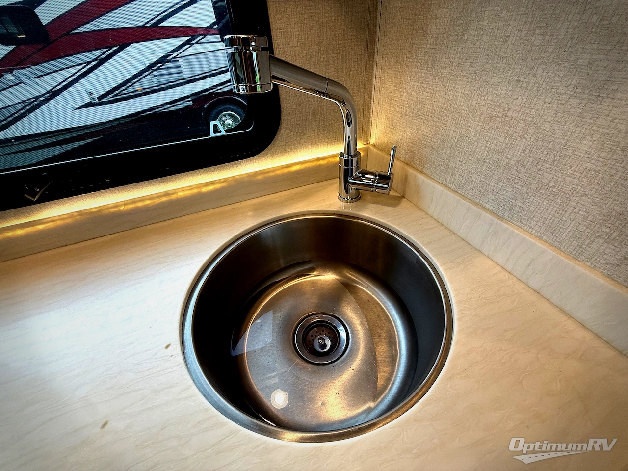 2019 Tiffin Wayfarer 25 RW Photo 10