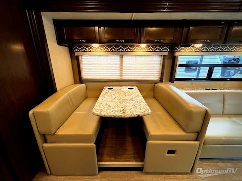 2019 Thor Freedom Traveler A27 RV Photo 3