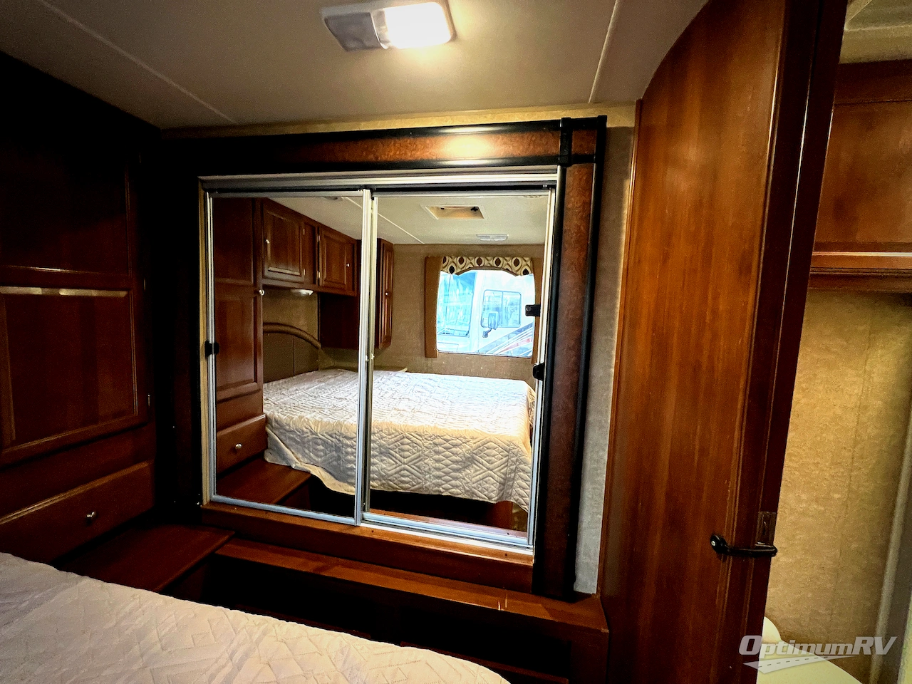 2015 Coachmen Leprechaun 317SA Ford 450 Photo 17