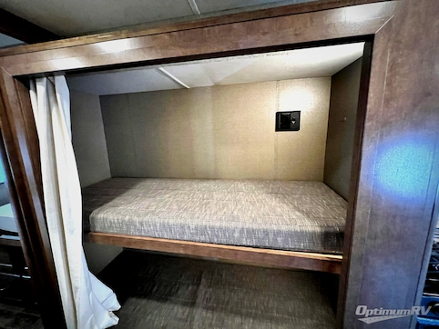 2019 Winnebago Intent 31P RV Photo 3