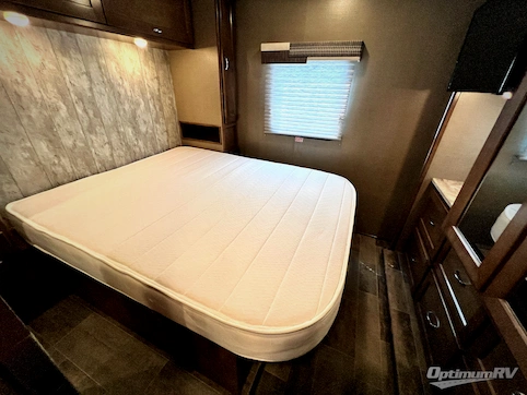 2019 Winnebago Intent 31P RV Photo 4