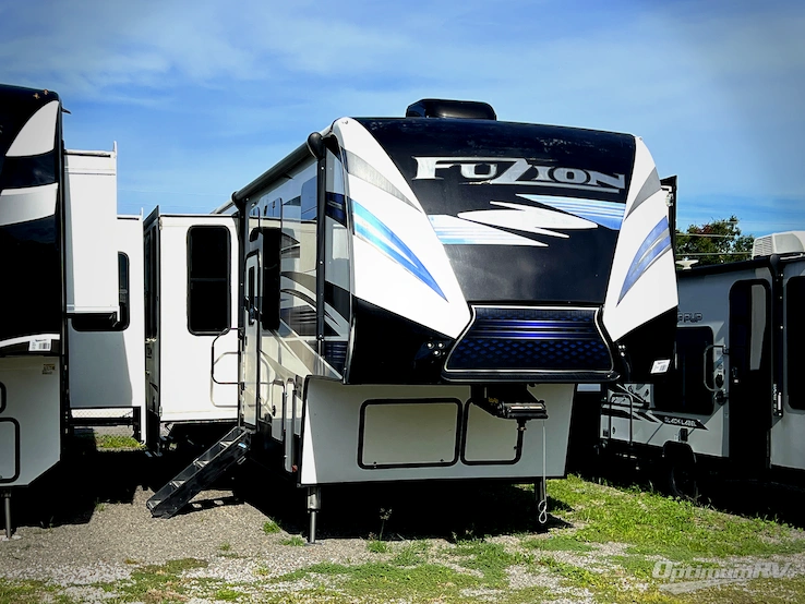 2020 Keystone Fuzion 373 RV Photo 1