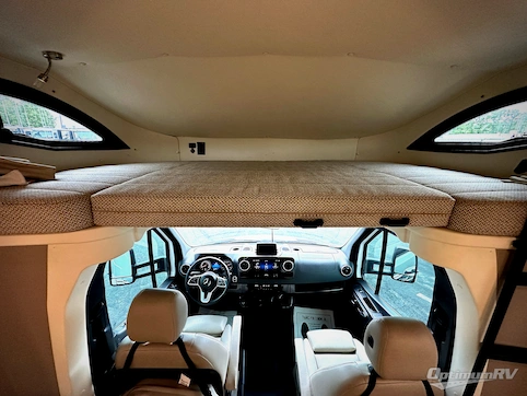 2020 Winnebago Navion 24D RV Photo 2
