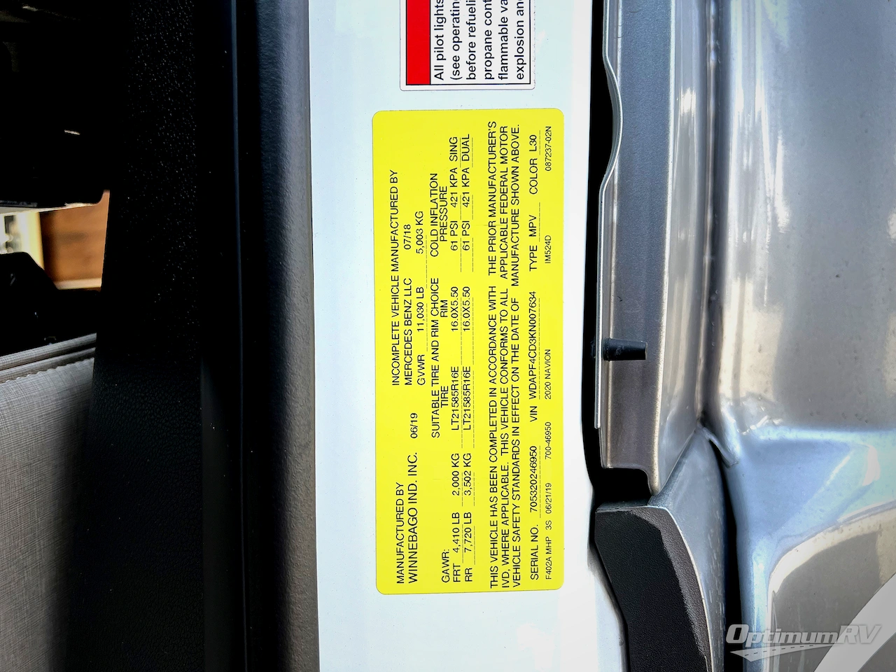 2020 Winnebago Navion 24D Photo 20