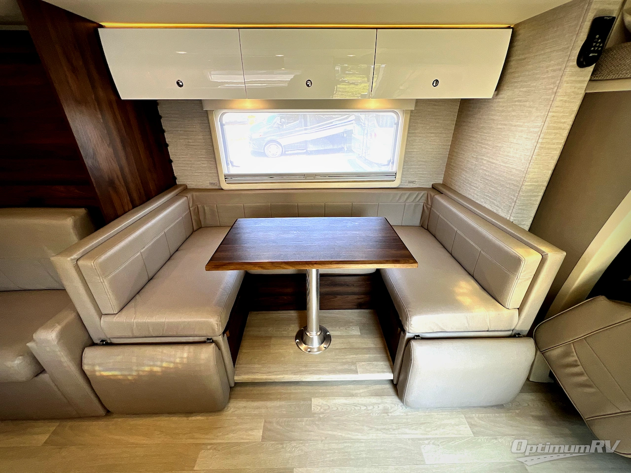 2020 Winnebago Navion 24D Photo 13