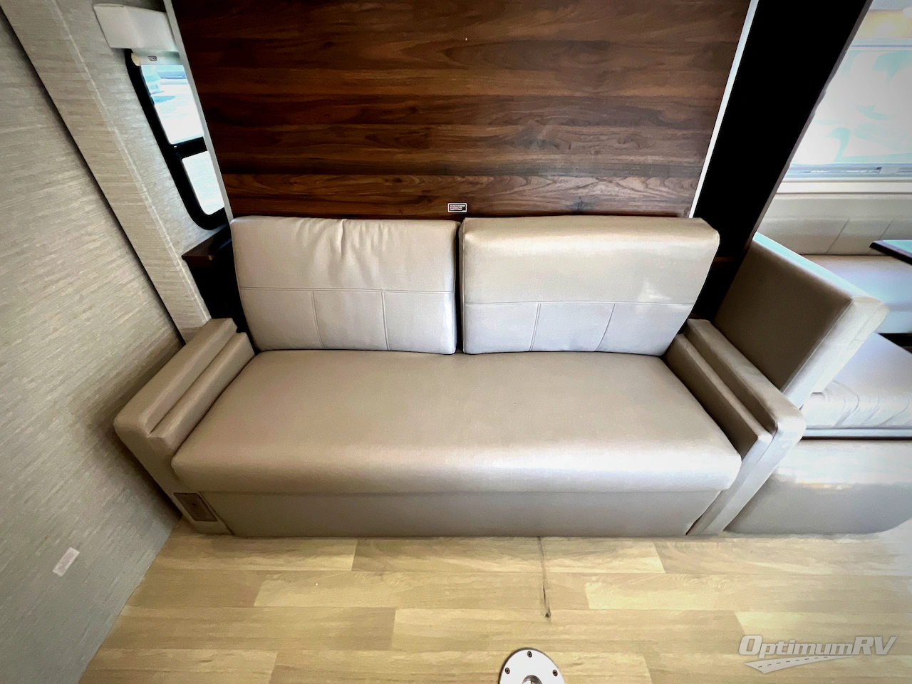 2020 Winnebago Navion 24D Photo 14