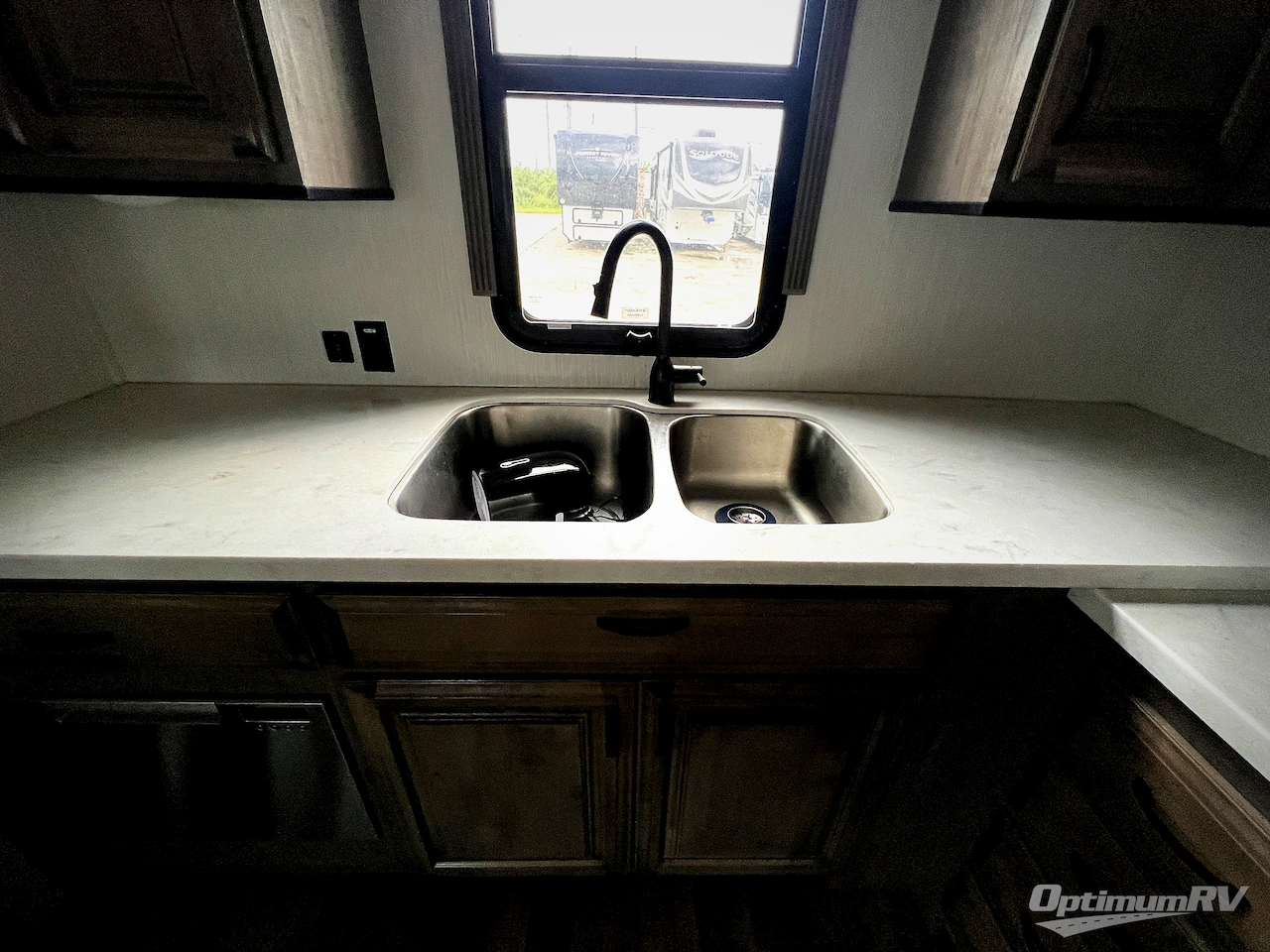 2021 Forest River Cedar Creek Champagne Edition 38EKS Photo 12