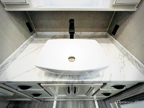 2023 Fleetwood Frontier 36SS RV Photo 4