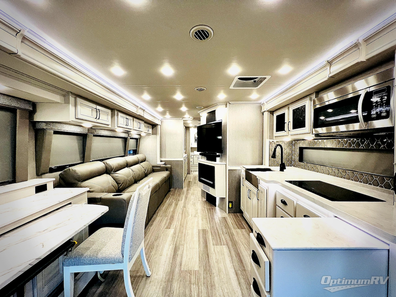 2023 Fleetwood Frontier 36SS Photo 2