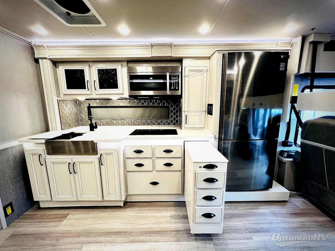 2023 Fleetwood Frontier 36SS Photo 9