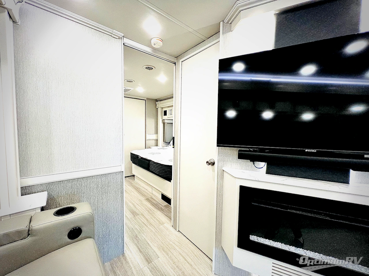 2023 Fleetwood Frontier 36SS Photo 18