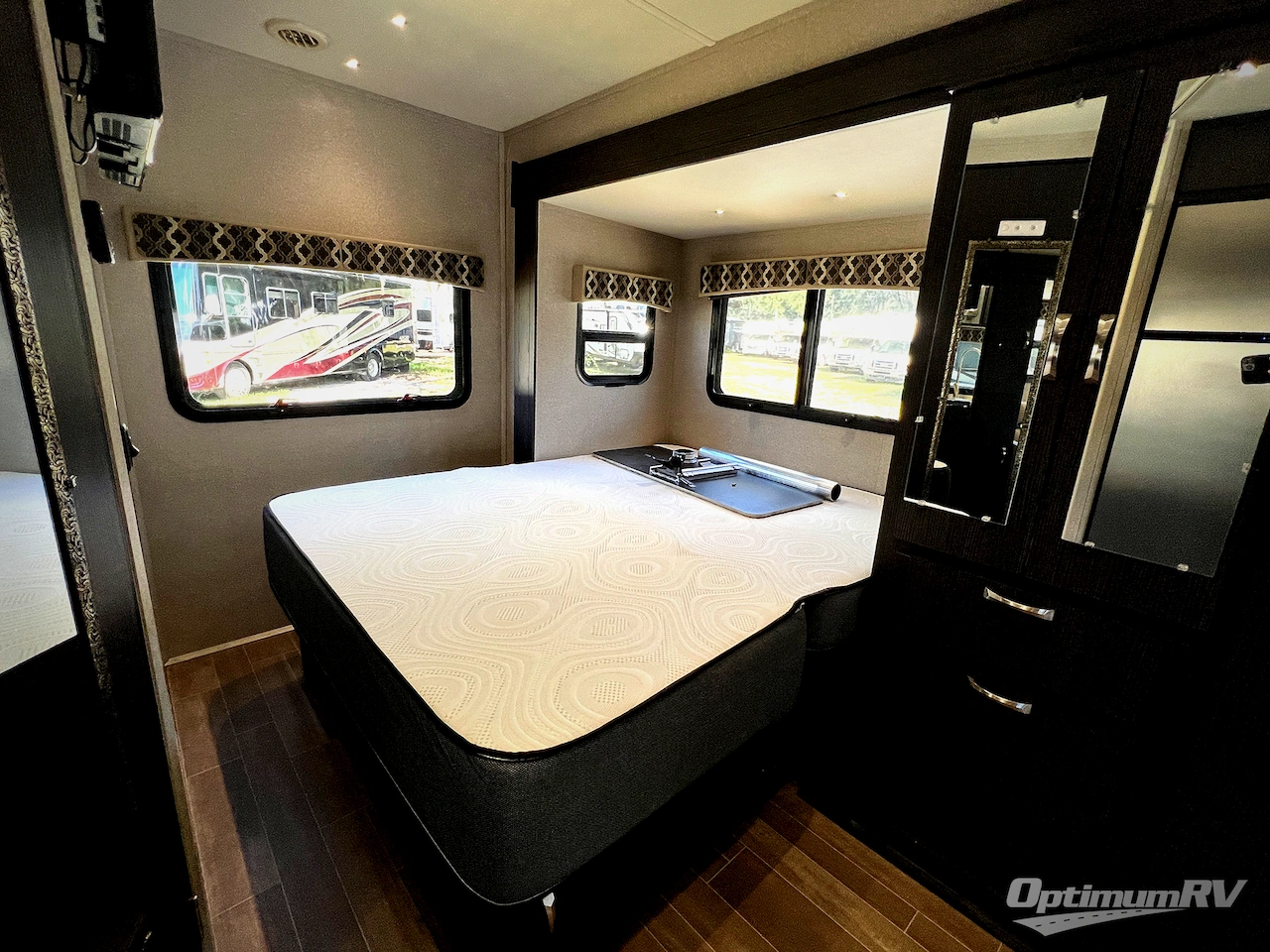 2020 Dynamax isata 3 24FW Photo 13