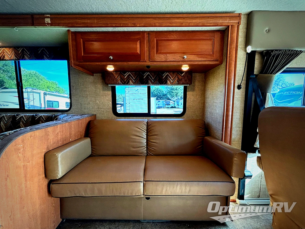 2016 Winnebago Vista 31KE Photo 8