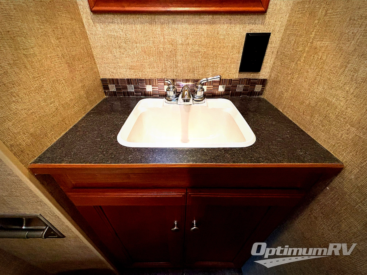2016 Winnebago Vista 31KE Photo 13