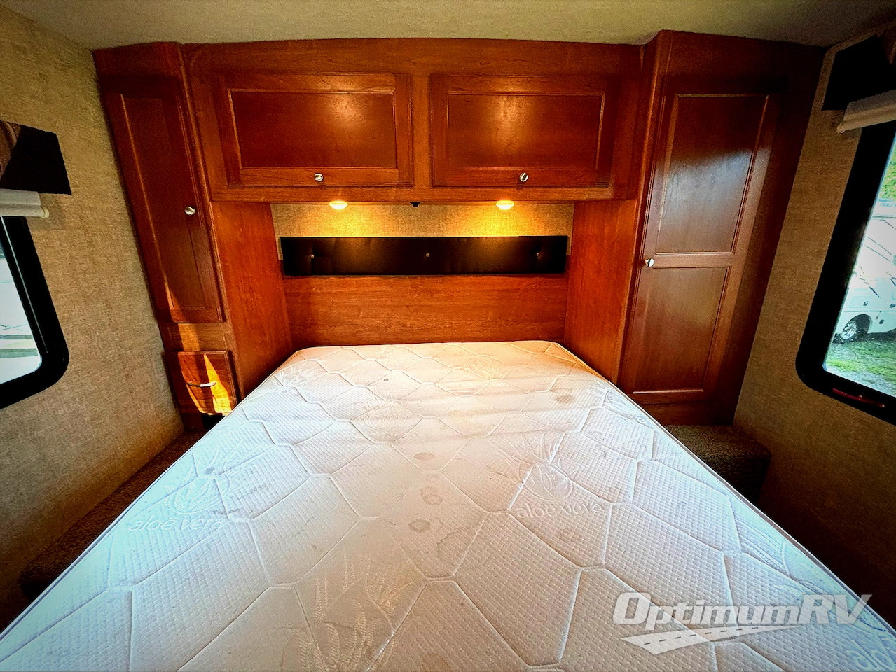 2016 Winnebago Vista 31KE Photo 12