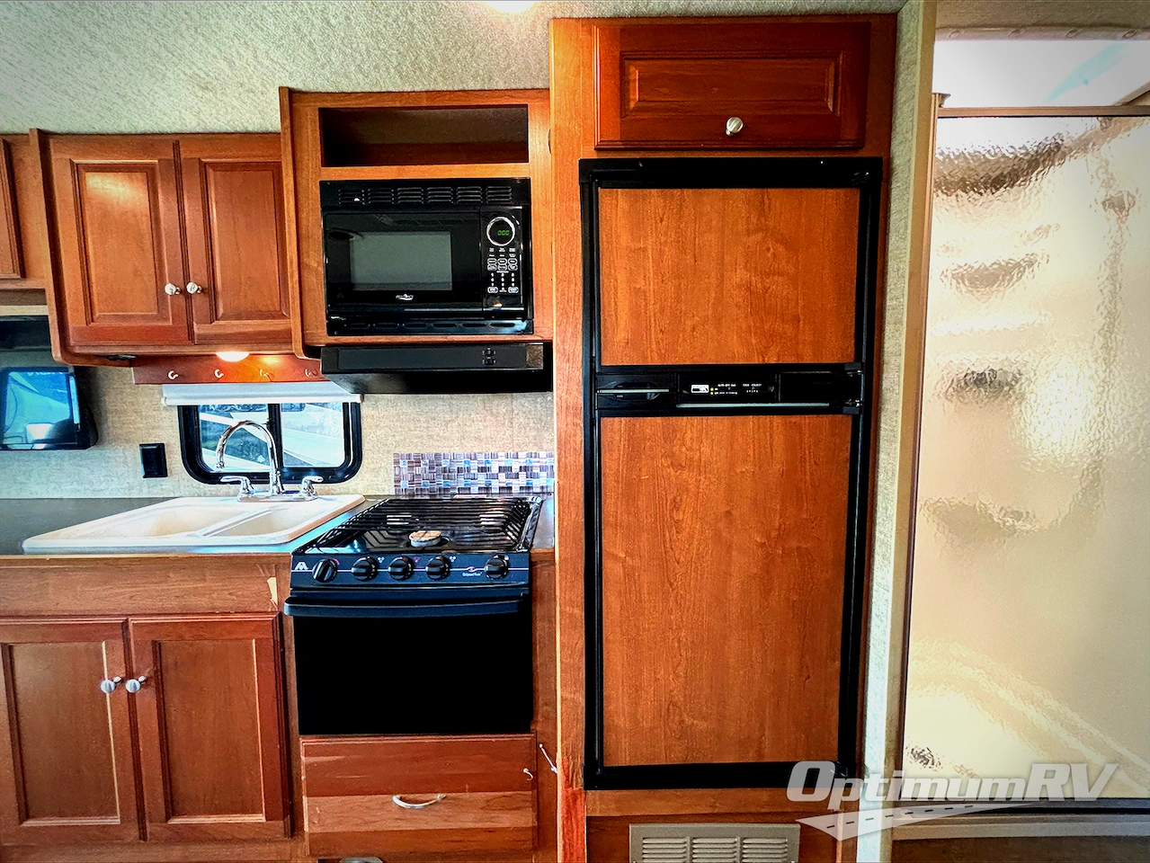 2016 Winnebago Vista 31KE Photo 10