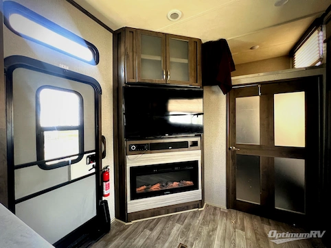 2018 Dutchmen Voltage V3705 RV Photo 2