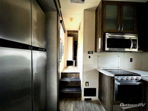 2018 Dutchmen Voltage V3705 RV Photo 3