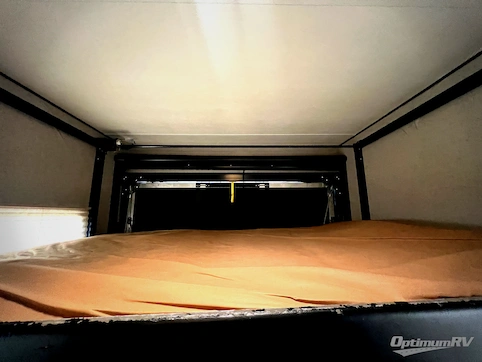 2018 Dutchmen Voltage V3705 RV Photo 4