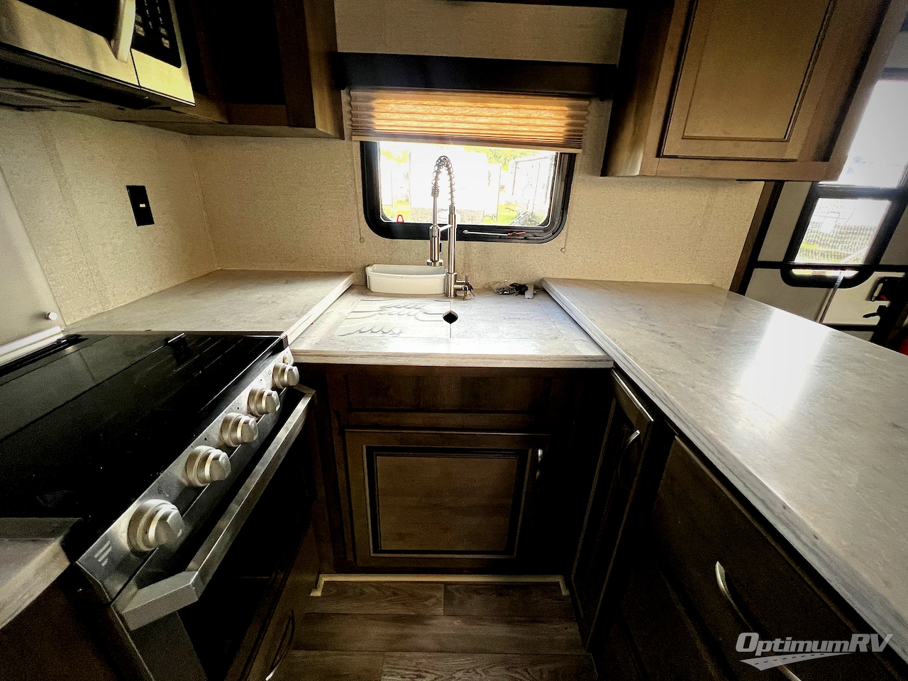 2018 Dutchmen Voltage V3705 Photo 8