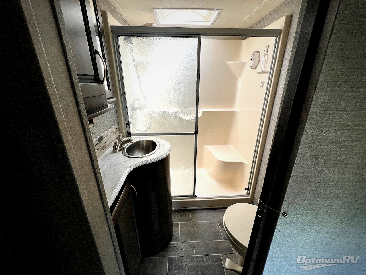 2018 Dutchmen Voltage V3705 Photo 12