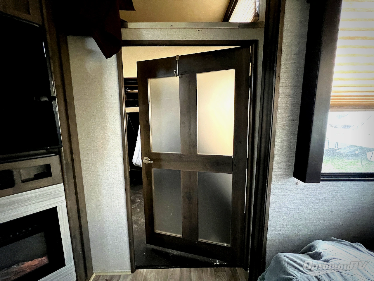 2018 Dutchmen Voltage V3705 Photo 15