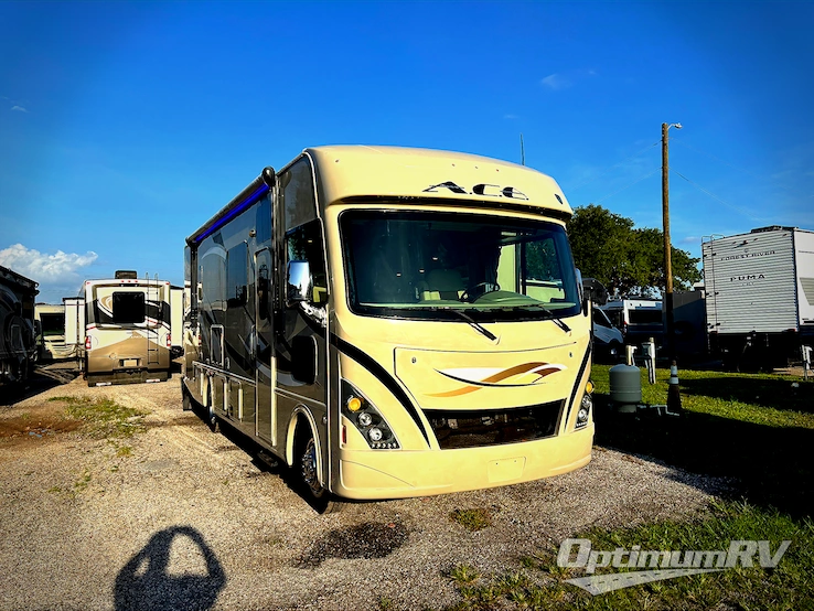 2015 Thor ACE 29.3 RV Photo 1
