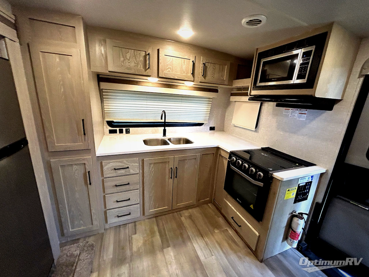 2022 Forest River Rockwood Mini Lite 2516S Photo 6